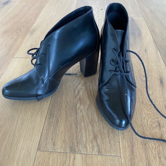 New Clarks Lace Up Boots - 8 - Picture 2 of 5